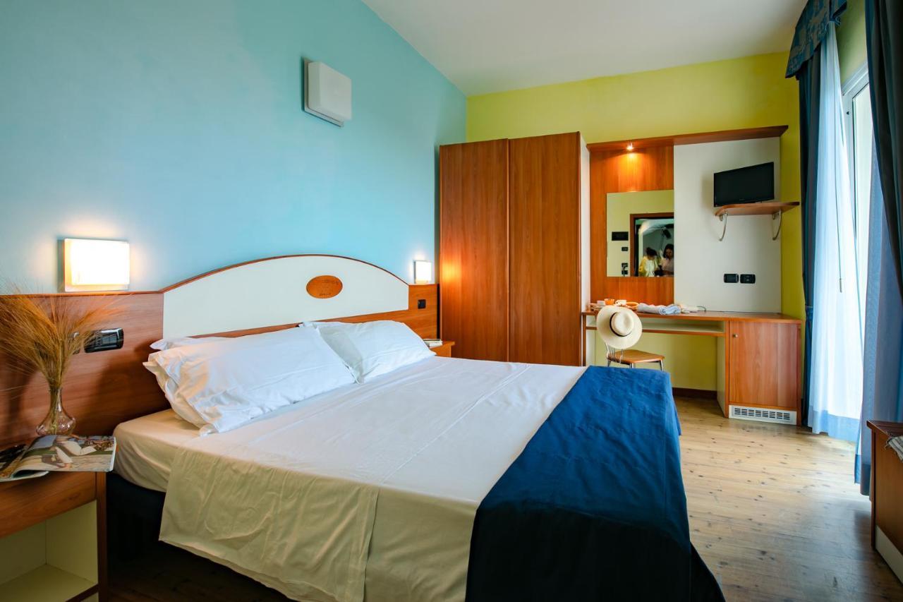 New Bristol Sport Hotel Cesenatico Exterior foto