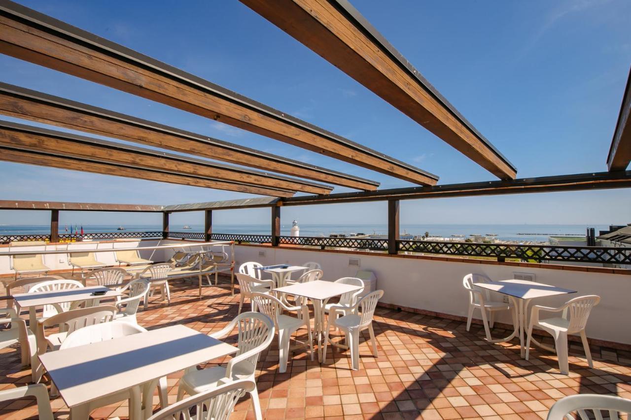 New Bristol Sport Hotel Cesenatico Exterior foto
