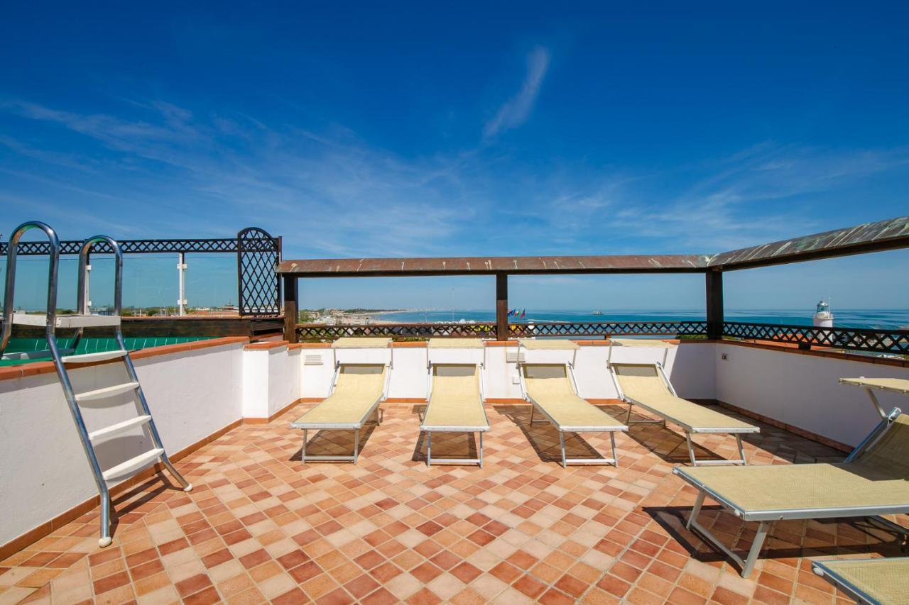 New Bristol Sport Hotel Cesenatico Exterior foto